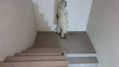 Desi Bhabhi Fucked Hard on Stairs - Late Night Stepmom Anal & Doggy Style - xxxfiles.com - India - Pakistan