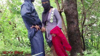 I Took My Marathi To The Jungle, Made Her A Mare And Fucked Her Pussy - hclips.com