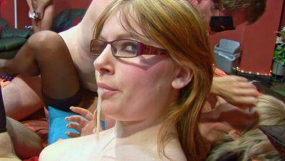 Hot Amateur Blowbang - Jessica Lo Takes Multiple Loads in Glasses - xxxfiles.com - Britain