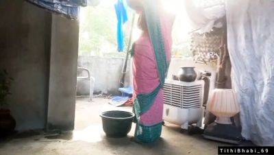 Bangladeshi Bhabi Flashes Her Big Boobs To Horny Neighbor - Desi Village Sex - xxxfiles.com - India