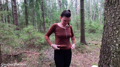 Hot Russian Wife Gives Wild Blowjob in Forest - Homemade POV Sex - porntry.com - Russia