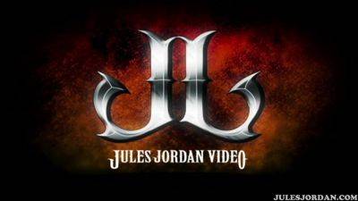 Velicity Von First Anal Penetration - Exclusive Scene - JulesJordan - hotmovs.com