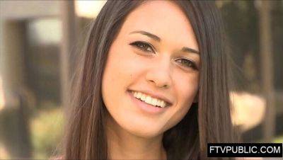Former Super Model Tiffany Thompson Naked in Public Campus - xxxfiles.com