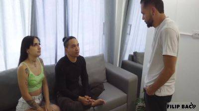 Vengo A Cobrarles Renta Y Como No Tienen Para Pagarme, Me Follo A Su Esposa 10 Min With Alina Svetlana, Filip Baco And Axl Rey - hotmovs.com