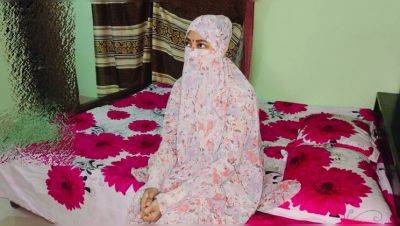 Hot Indian Muslim Girl in Burkha Fucks Hard in Rain - Desi Lovers - veryfreeporn.com - India