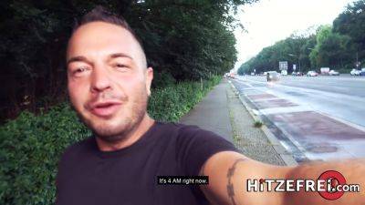 Naughty intermezzo at the Siegessäule in Berlin - Hitzefrei - hotmovs.com
