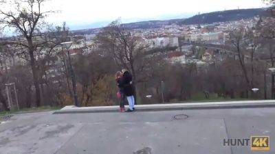 Hunt4k. rothaarige für geld vor ihrem freund gefickt - sexu.com - Czech Republic