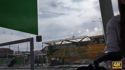 Hunt4k. Angella Christin de la estación de autobuses llega al servicio de cazadores por dinero - sexu.com - Czech Republic