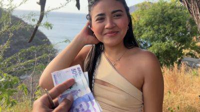 Beautiful Tourist Cheats On Her Husband With A Stranger For Money - hclips.com - Colombia