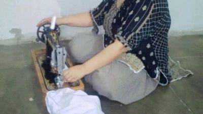 Desi Aunty Gets Her Tight Pussy and Ass Pounded Hard by Machine - Indian Homemade Sex - xxxfiles.com - India - Pakistan
