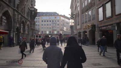 In Munich The Girls Blow And Suck - Hitzefrei - hotmovs.com
