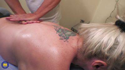 Curvy Alexandra Ross Gets A Special Massage - MatureNl - hotmovs.com - Germany