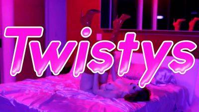 Vanna Bardot - Aubree Valentine - Twistys - dancing turns into a hot tribbing session with Vanna Bardot and Aubree Valentine - sexu.com