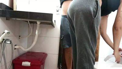 Naughty Maid Gabi Sweet Surprised By Boss In Bathroom - Big Ass Blowjob & Cumshot - veryfreeporn.com