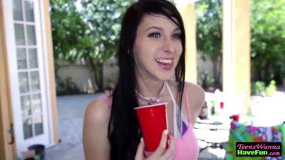 Valerie White - Throating amateur teenies - sexu.com