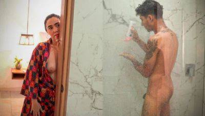 Thick Latina Stepmom Fucks Skinny Stepson After Catching Him Showering - porntry.com - Colombia