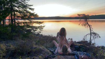 Verified Amateurs In Love At A Lake In The Sunset - Rosysky - 4k 30fps - hclips.com