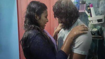 Malayali Desi Couple Saree Bath With Sex Day After Marriage - desi-porntube.com - India