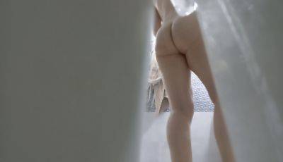 Nude woman in shower butt nakedy - voyeurhit.com - Japan