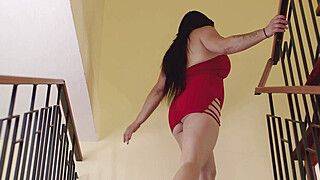 Jorgito el Guayaco receives a milf with a huge white ass as a Valentine's Day gift. - ah-me.com