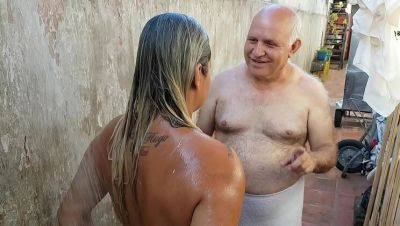 Grandpa fucks young beach girl Paty Bumbum - Big ass Latina gets creampie - veryfreeporn.com