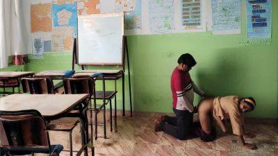 Desi Village College Couples Fucking - desi-porntube.com - India