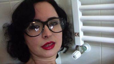Wanilianna - Amateur MILF in Glasses Masturbates Wild in Shower with Stockings - porntry.com