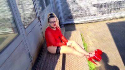Verified Amateurs In Smoking Blowjob Einer Stripperin! - hclips.com - Germany