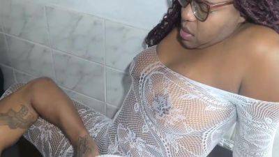 Bolt Jones, Sarifa Black And Nova T A - Mulher Do Corno Vai Ao Agiota Pagar O Juros So Que Nao, Nao Pagou Com Dinheiro./ Partipacao Especial A Anastacia Bolt. 10 Min - hclips.com - Brazil