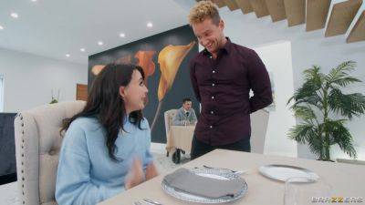 Eating Out With A Squirter With Van Wylde, Whitney Wright - Brazzers - hotmovs.com