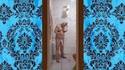 O Meu Banho Gostoso Com o Pau Duro 001 - hclips.com