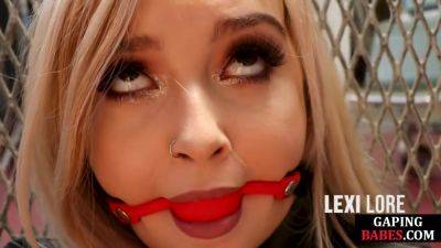 Stunning hot lez babe straponfucked - hotmovs.com