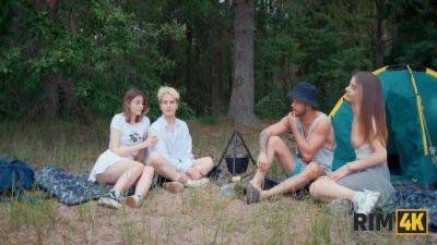 Swap Wives, Mutual Rimming And Anal Fuck In The Forest - videomanysex.com - Russia