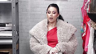 High class milf ends up blowing officer - ah-me.com