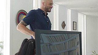 Fuck My Ass - Letting my handyman neighbor fuck me in the ass - ah-me.com