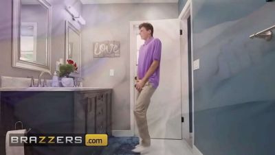 Brazzers Big Boobs MILF Justine Jakobs Saves Day with Blowjob and Creampie After Zipper Problem - veryfreeporn.com