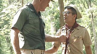 Patrol officer takes a break and fucks this Twink - ah-me.com
