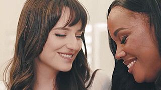 Lana Smalls - Me and my stepmommy can finally squirt - ah-me.com