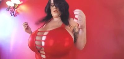 Leanne Crow - Big Areolas - Smokey Leather GoPro 1 - theyarehuge.com