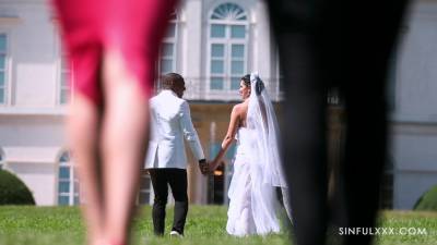 Bride ends up sucking and fucking her man on cam - alphaporno.com
