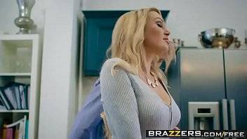 Amber Jayne - Brazzers - Mommy Got Boobs - Dont Fuck The Mother-In-Law scene starring Amber Jayne and Danny D - xvideos.com