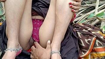 Indian Girlfriend outdoor sex with boyfriend - xvideos.com - India