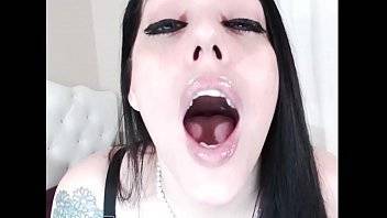 Big cock reaction and cum in mouth please! - xvideos.com