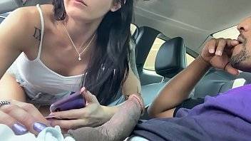 Head in the mall parking lot - xvideos.com