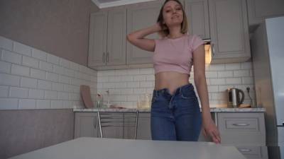 Housewife in Tight Cropped Top Fucks Joyfully on Kitchen Table - hclips.com