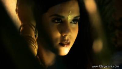 Indian Loving Brunette Babe Seduces You - drtvid.com - India