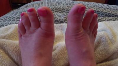 Mesmerised By My Pretty Pink Toes - TacAmateurs - hclips.com