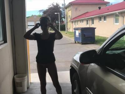 WIFE IN MINI SKIRT HIGH HEELS FLASHING GREAT ASS AT OUTDOOR CARWASH - youporn.com