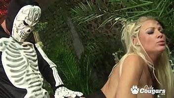 Cindy Behr And Her Priest Have A Crazy Satanic Orgy In The Jungle - xvideos.com