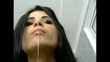 Cam Girl squirts - xvideos.com